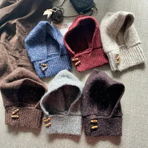Cagoule balaclava vintage en maille alpaga avec boutons en corne, coloris variés d'hiver