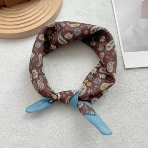 Piccolo foulard quadrato da donna in cotone e lino marrone con motivo paisley per capelli