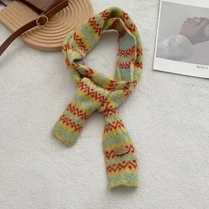 Vintage Fair Isle gebreide sjaal in geel en blauw, warme winterdoek voor vrouwen.