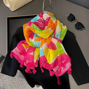 Écharpe de Bohême en Voile de Coton Floral pour Femmes Avec Glands Châle Léger Imprimé Fleurs Multicolores pour Protection Solaire d'Été