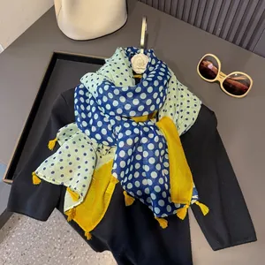 Châle d'été protection solaire à pois colorés avec glands jaunes pour femmes élégantes
