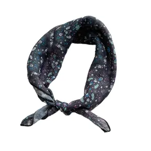 Leichtes Baumwoll-Leinen-Vierecktuch mit schwarzem Paisley-Blumenmuster in Knotenform