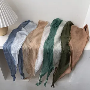 Foulard triangle en lin et coton avec bordure en dentelle aux couleurs rétro douces