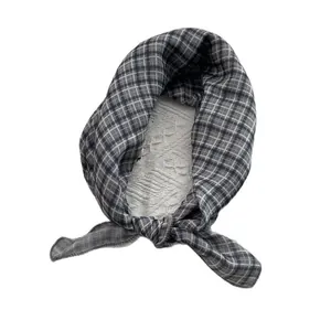 Foulard quadrato classico a quadri blu e grigi in tessuto traspirante per capelli donna