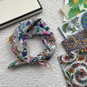 Breathable floral cotton-linen square scarf with vintage bohemian prints for women