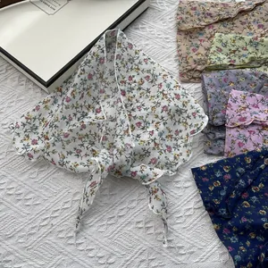 Foulard Triangle Floral pour Femmes en Coton Léger Respirant Bandeau Écharpe de Cou Style Pastoral Doux Accessoires