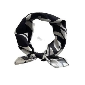 Foulard carré en coton pour femme avec imprimé floral noir et blanc et dentelle