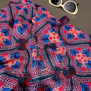 Écharpe bohème à motifs géométriques, imprimé ethnique rouge et bleu avec franges