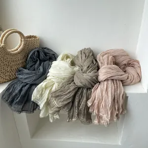 Sciarpa in cotone lino con pizzo in grigio bianco kaki e rosa con trama increspata