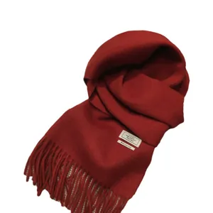 Sciarpa classica in 100% lana rossa con frange per calore invernale e stile elegante