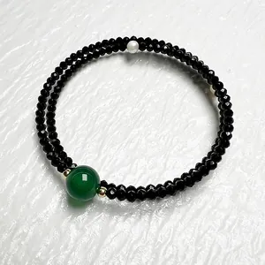Bracelet double rang en spinelle noire et agate verte avec perles blanches