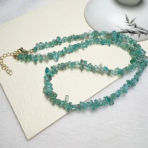 Collier en péridot et apatite naturelle de 40 cm avec fermoir mousqueton doré
