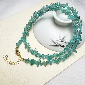 Collier en éclats de péridot et apatite naturelle avec fermoir doré réglable de 40cm