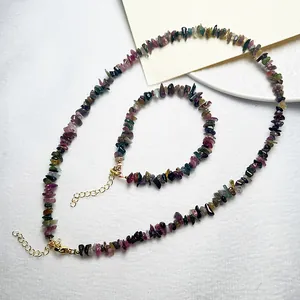 Conjunto de collar y pulsera de turmalina natural multicolor con cierre dorado ajustable