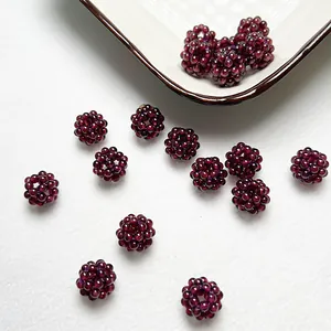 Pendentif boule tissée en perles de grenat rouge foncé pour collier de bijoux artisanaux