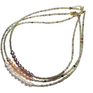 Collier fait main avec perles de tourmaline colorées et perles d'eau douce en trois styles
