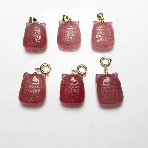 Pendentifs en quartz fraise avec gravures de chat porte-bonheur et fermoirs en S925