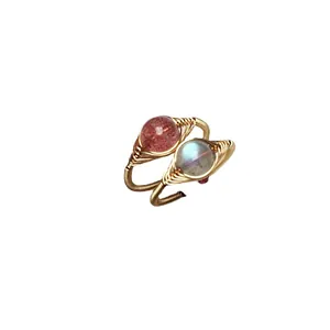 Handgefertigter Ring aus 14K Golddraht mit rosa Erdbeerquarz und Labradorit-Edelsteinen