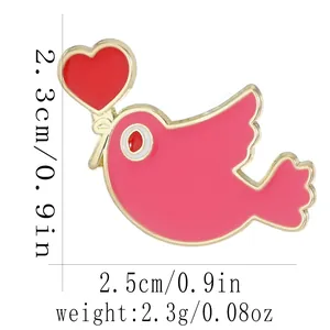 Broche oiseau rose émaillée dimensions 2,5cm x 2,3cm avec poids de 2,3g pour Saint-Valentin