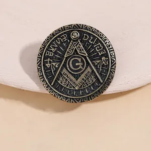 Vintage Freemasonry Totem Round Brooch Zinc Alloy Electroplated All-Seeing Eye Badge Unisex Punk Style Pin Jewelry