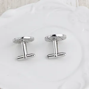 Boutons de manchette ronds argentés avec motif quadrillé pour chemises d'hommes