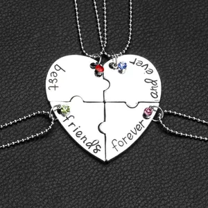 Poliertes Best Friends Forever Herz-Puzzle-Halsketten-Set mit bunten Kristallen