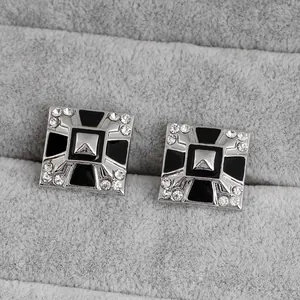 Quadratische Herrenmanschettenknöpfe in Silber und Schwarz mit Kristallen in einer Box