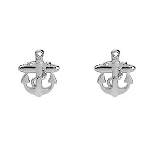 Detailansicht der silbernen Anker-Ohrstecker mit Seil-Design für Herrenmode