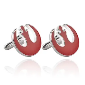 Detailansicht der Rebel Alliance Logo-Manschettenknöpfe mit roter Emaille und Silber