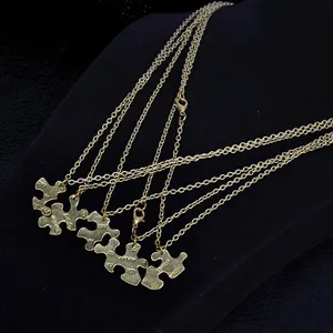 Set di 5 collane a cuore con puzzle per migliori amiche in oro con citazioni incise