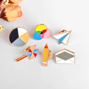 Set di 6 spille smaltate creative con aeroplanino di carta e matita con bordi dorati
