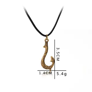 Moana Maui Fischhaken-Halskette mit Bronze-Gravur und schwarzer geflochtener Kordel