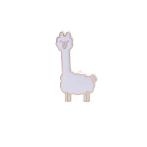 Simpatica spilla in smalto alpaca bianco con placcatura in oro e design animale
