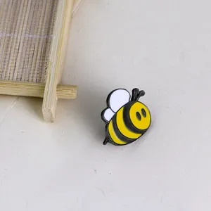 Cute enamel bee brooch in yellow and black zinc alloy for creative fashion styling