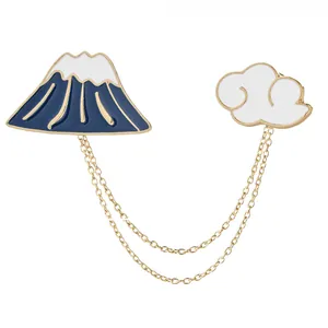 Broche en Émail Style Japonais Mont Fuji Nuage Blanc Avec Chaîne en Métal Créatif Dessin Animé Bijoux Cadeau