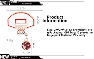 Dettaglio della spilla a canestro da basket con dimensioni 2,9cm e lega di zinco