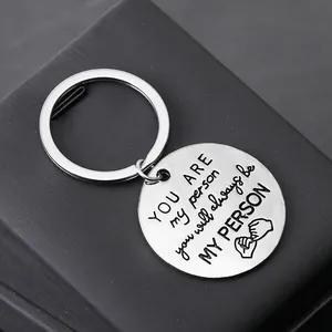 Ασημένιο στρογγυλό μπρελόκ 'You are my person' με χάραξη υπόσχεσης μικρού δακτύλου