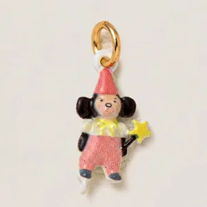 Schattige vintage beer bedeltje met rode hoed en sterrenstaf voor DIY sieraden maken