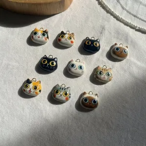 Set de 10 colgantes de gato de cerámica con aros de oro de 14K para bisutería artesanal