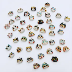 Colgantes variados de cabeza de gato de dibujos con aros de oro 14K para joyería DIY