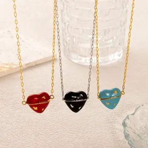 Colliers cœur en émail rouge, bleu et noir avec perles cachées et chaînes plaquées or