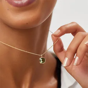 Collier Pendentif en Cristal Carré en Acier Inoxydable pour Femme Plaqué Or 18K Émeraude Bleu Rose Ras du Cou Bijoux Mode
