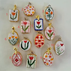 Pendentifs tulipes en céramique peints à la main avec cadres dorés pour colliers DIY