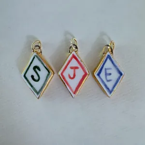 Pendentifs tulipe en céramique peints à la main forme losange lettres S J E bord doré