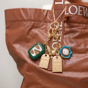 Mode 18k Vergulde Stad Reis Thema Sleutelhanger Tasbedeltje Met Emaille Vis Ananas Leer Paraplu Souvenir Voor Vrouwen
