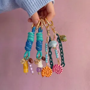Boho DIY μπρελόκ με θαλασσινά στοιχεία και ακρυλικές αλυσίδες για κομψές γυναικείες τσάντες