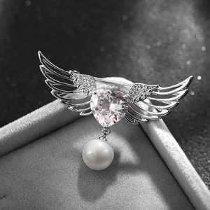 Broche Ailes d'Ange Cœur Strass Künstliche Perle Élégante Épingle en Alliage Zircone Cœur Pour Femmes Bijoux de Mariage Banquet