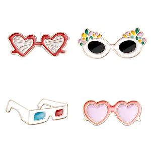 Mode Mignon Dessin Animé Lunettes Broche Émail Alliage de Zinc Goutte d'Huile Cœur Fleur Lunettes de Soleil Pin Femme Homme