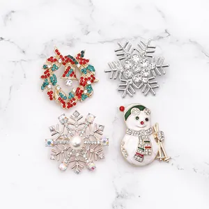 Détails du lot de broches de Noël avec couronne en strass, flocons et bonhomme de neige