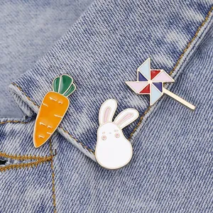 Broche en Alliage Émail Dessin Animé Forme Lapin Carotte Moulin à Vent Badge Mode Accessoires de Sac à Dos Pour Unisexe